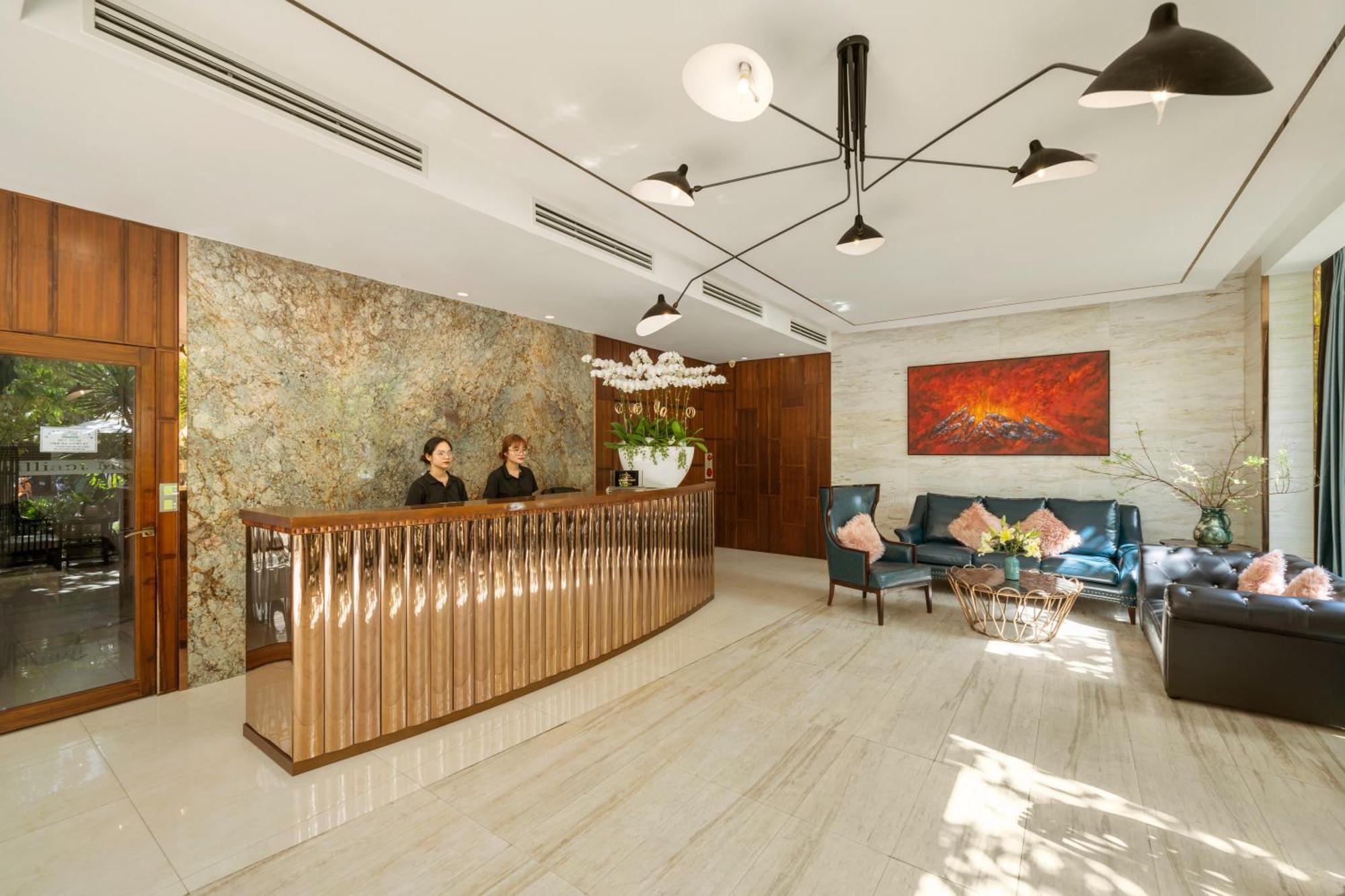 Brilliant Majestic Hotel Da Nang Exterior photo